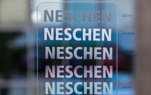 Folia okienna Neschen Solvoprint Mint 137cm z klejem kanalikowym